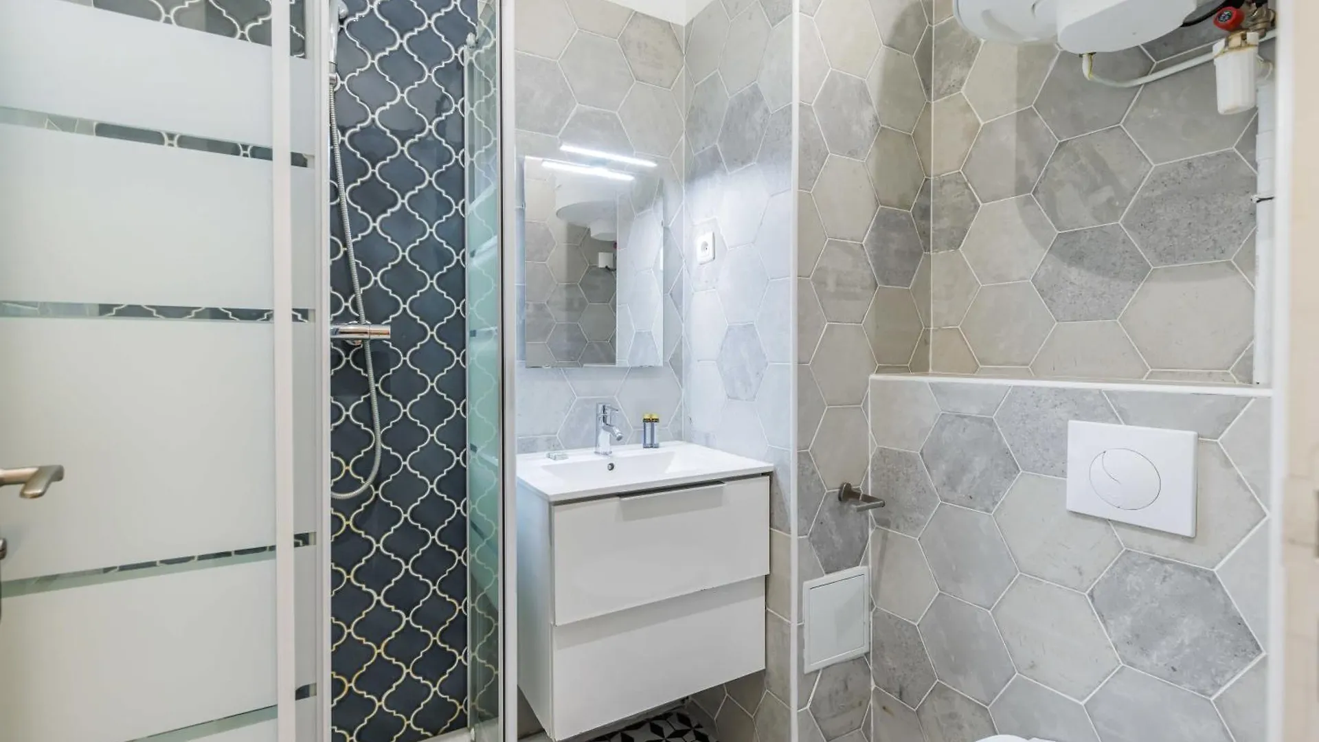 Cosy Parisian - St Lazare South Pigalle Apartment